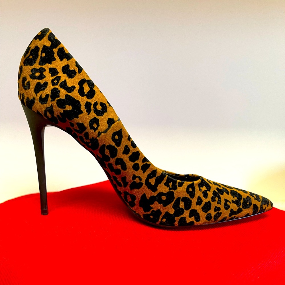 Zara leopard print high stiletto heels. Size 39. Fits a US size 7.5 foot well.